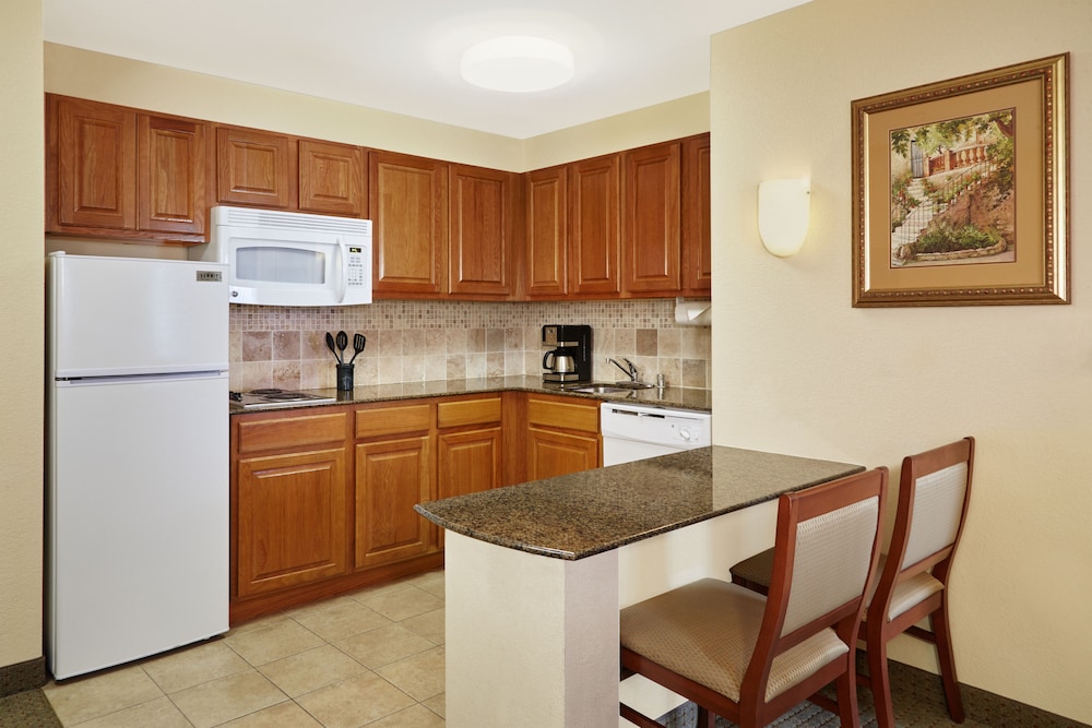staybridge suites milwaukee airport south by ihg