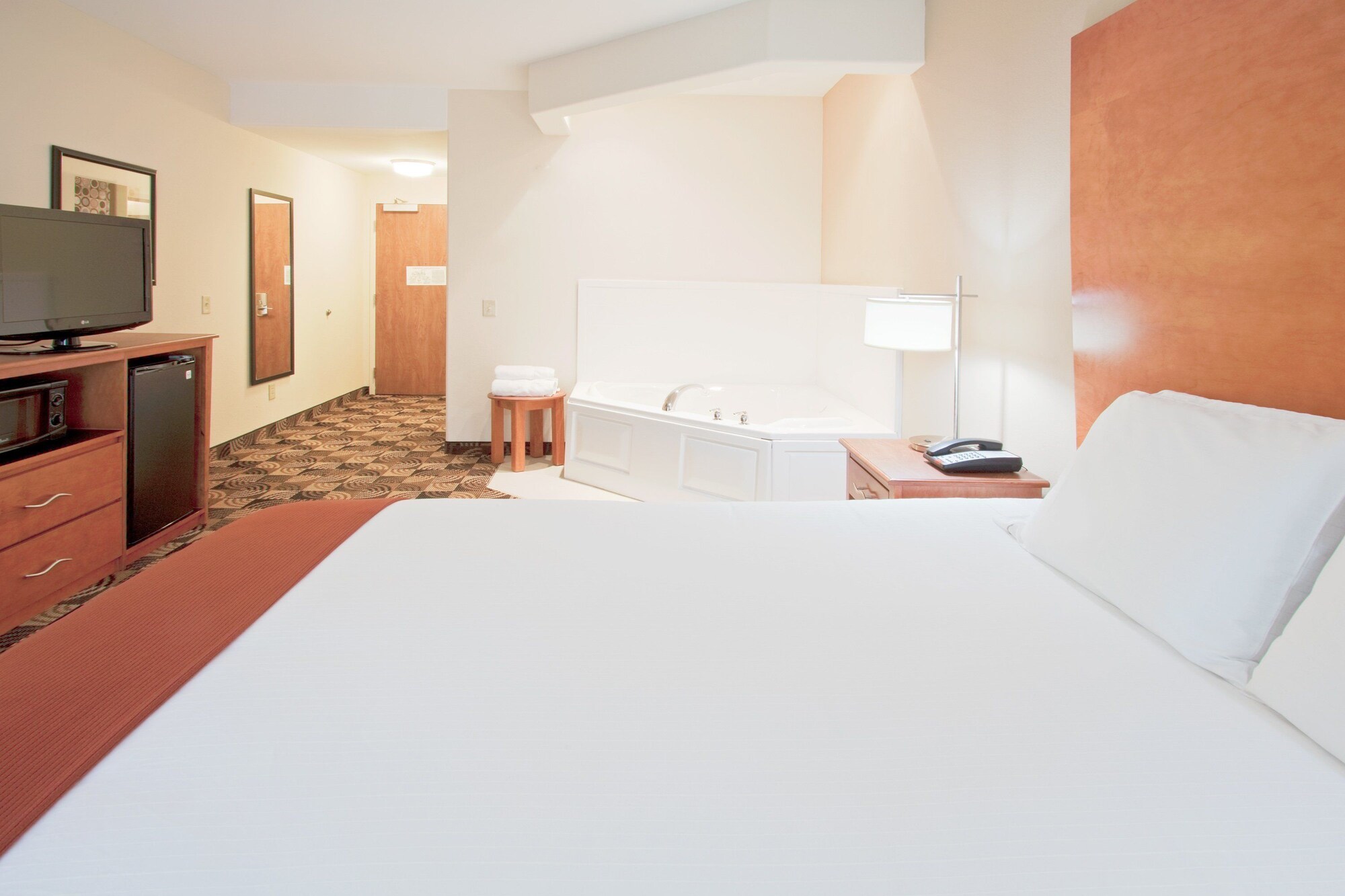 holiday inn express hotel and suites bainbridge by ihg