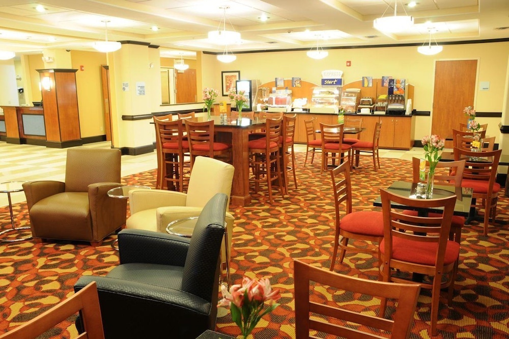 holiday inn express hotel and suites bainbridge by ihg