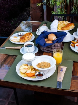 hotel cacique real la merced