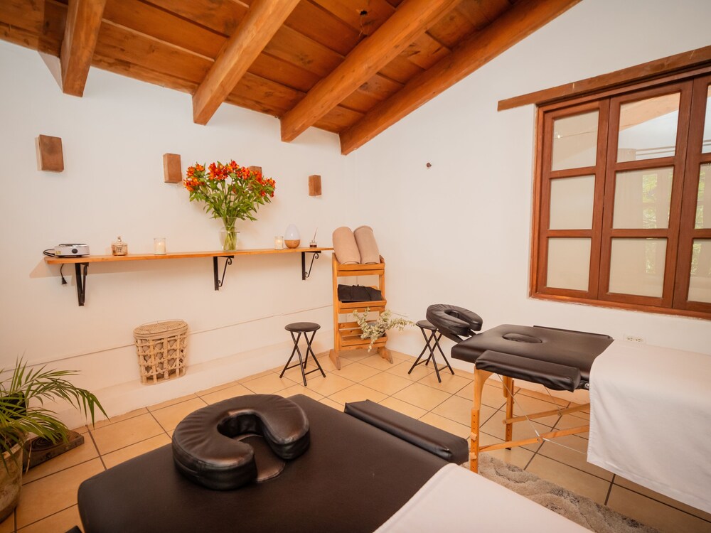 hotel cacique real la merced
