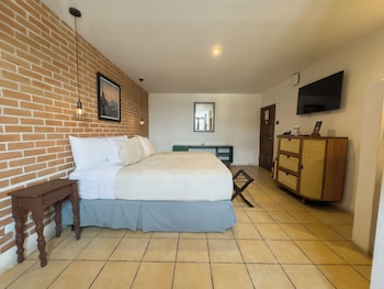 hotel cacique real la merced
