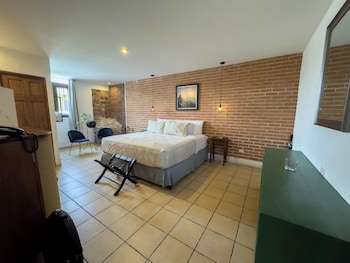 hotel cacique real la merced