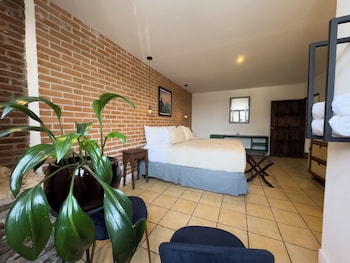 hotel cacique real la merced