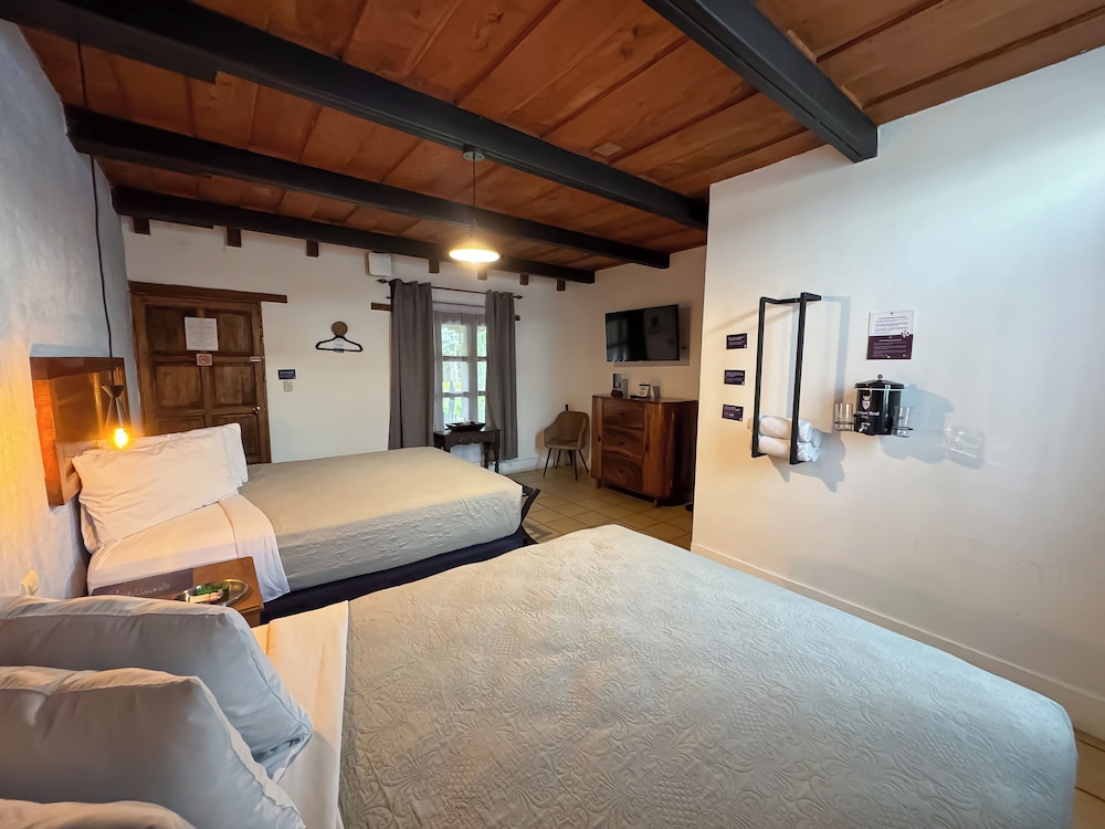 hotel cacique real la merced