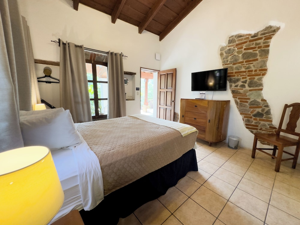 hotel cacique real la merced