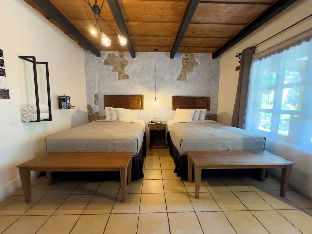 hotel cacique real la merced