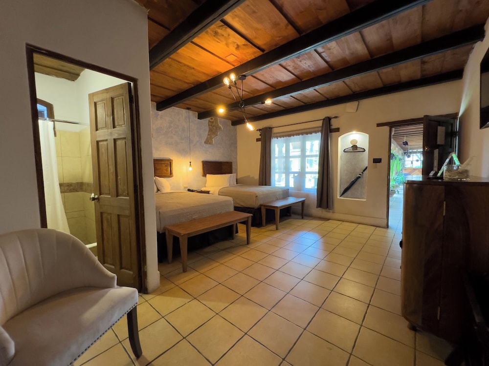 hotel cacique real la merced