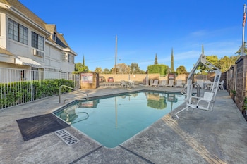 motel 6 fresno ca belmont ave