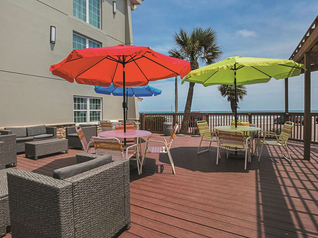 wingate by wyndham galveston beachfront at the seawall