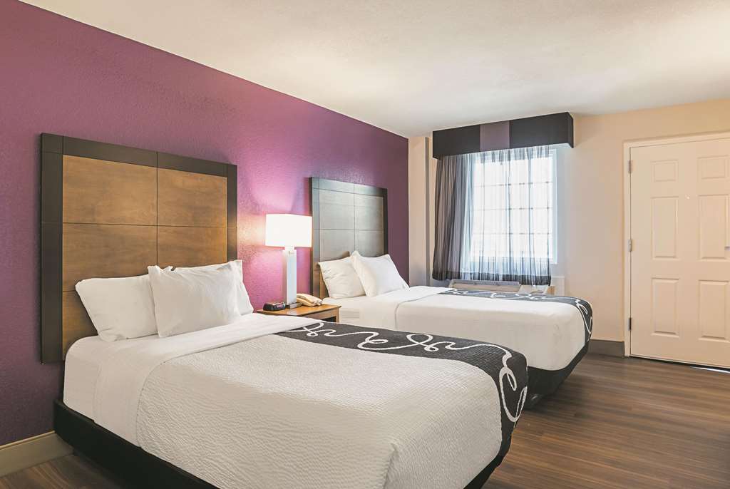 wingate by wyndham galveston beachfront at the seawall