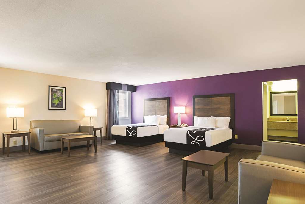 wingate by wyndham galveston beachfront at the seawall