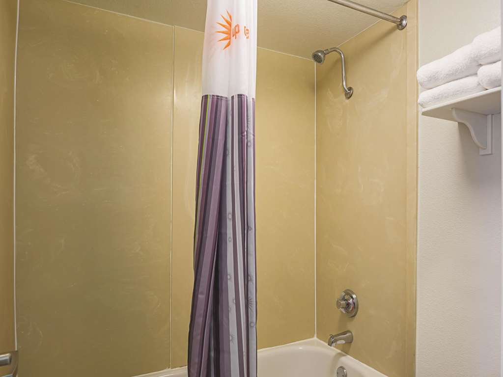wingate by wyndham galveston beachfront at the seawall