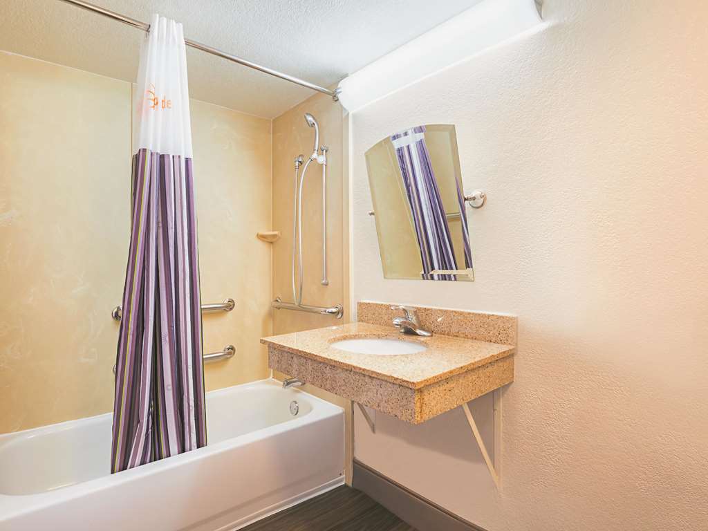 wingate by wyndham galveston beachfront at the seawall