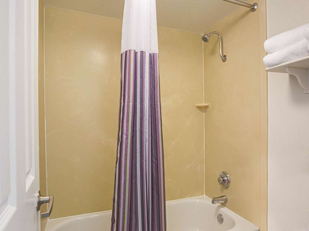 wingate by wyndham galveston beachfront at the seawall