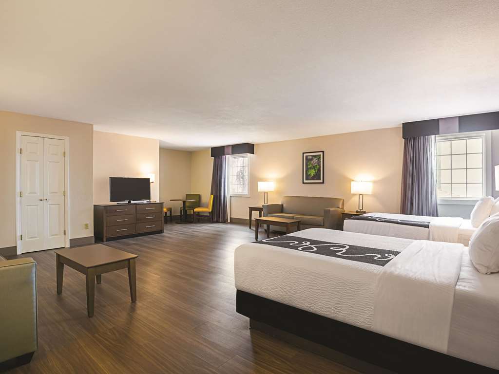 wingate by wyndham galveston beachfront at the seawall