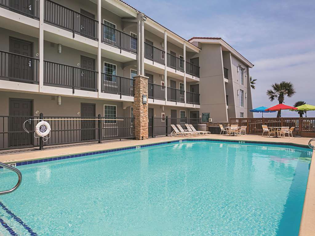 wingate by wyndham galveston beachfront at the seawall