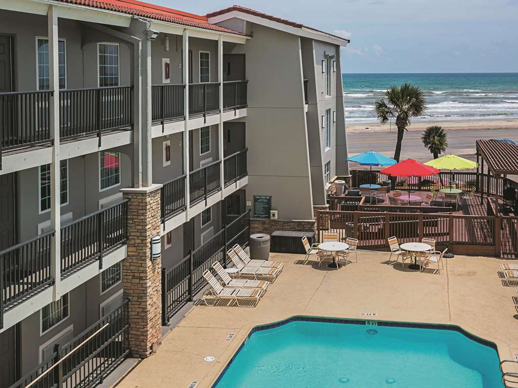 wingate by wyndham galveston beachfront at the seawall