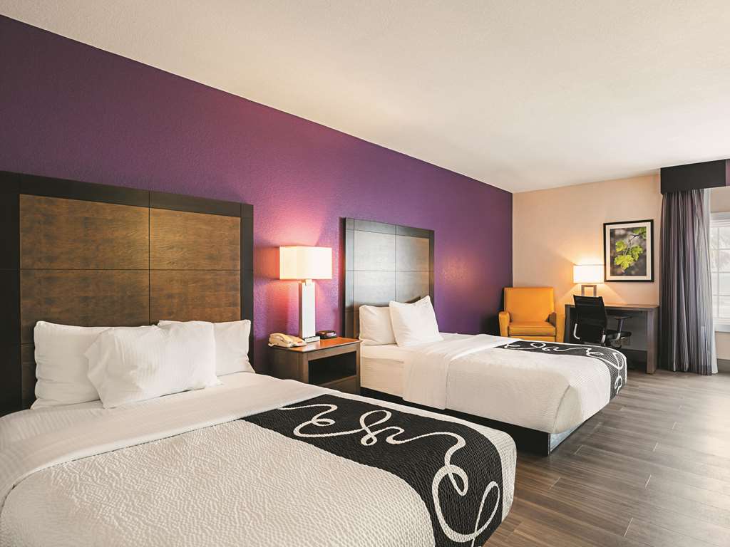 wingate by wyndham galveston beachfront at the seawall