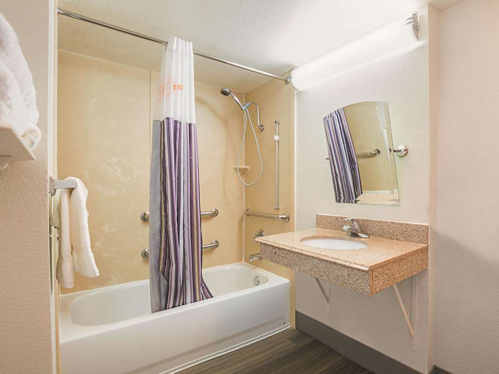 wingate by wyndham galveston beachfront at the seawall