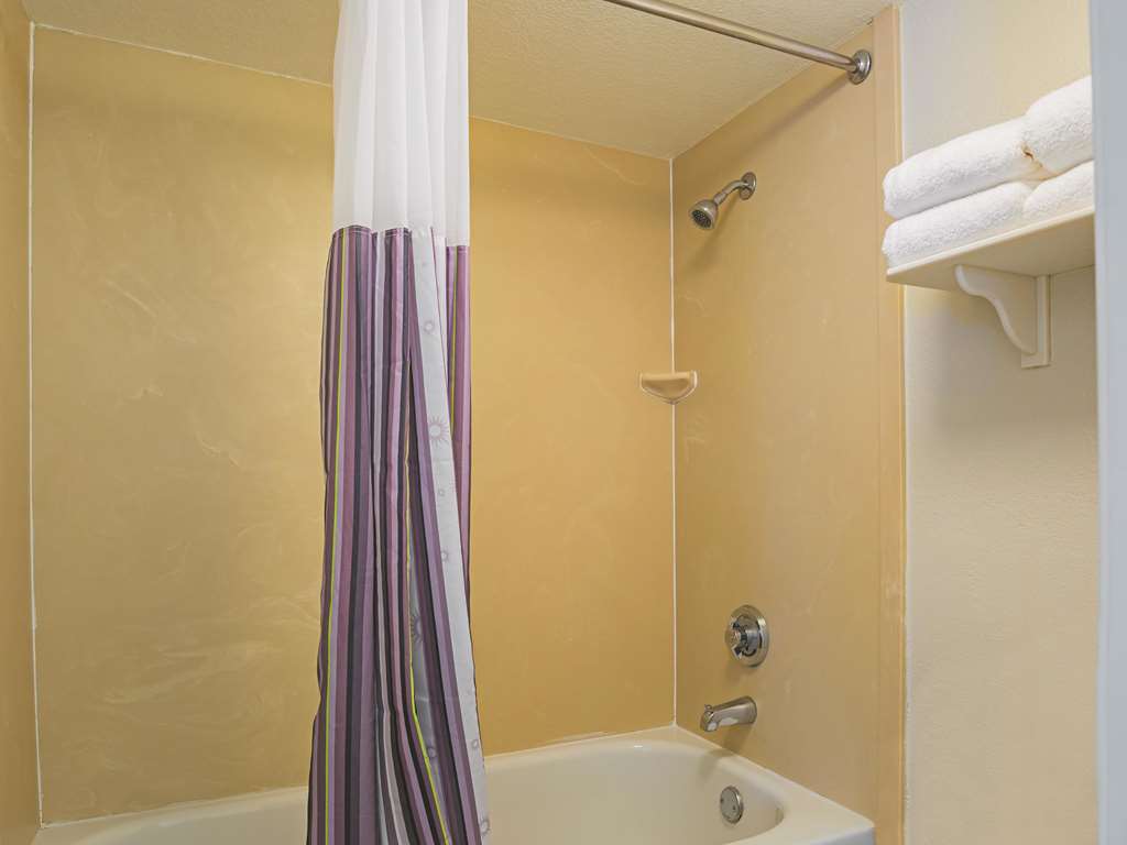 wingate by wyndham galveston beachfront at the seawall