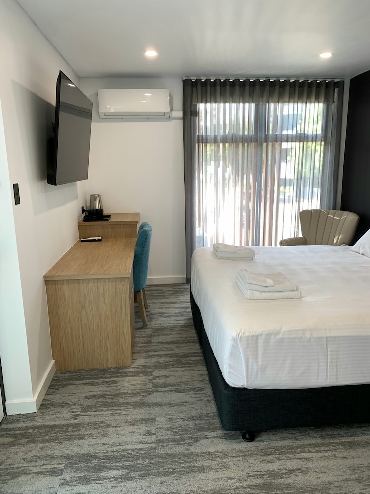 the osmond motel and apartments