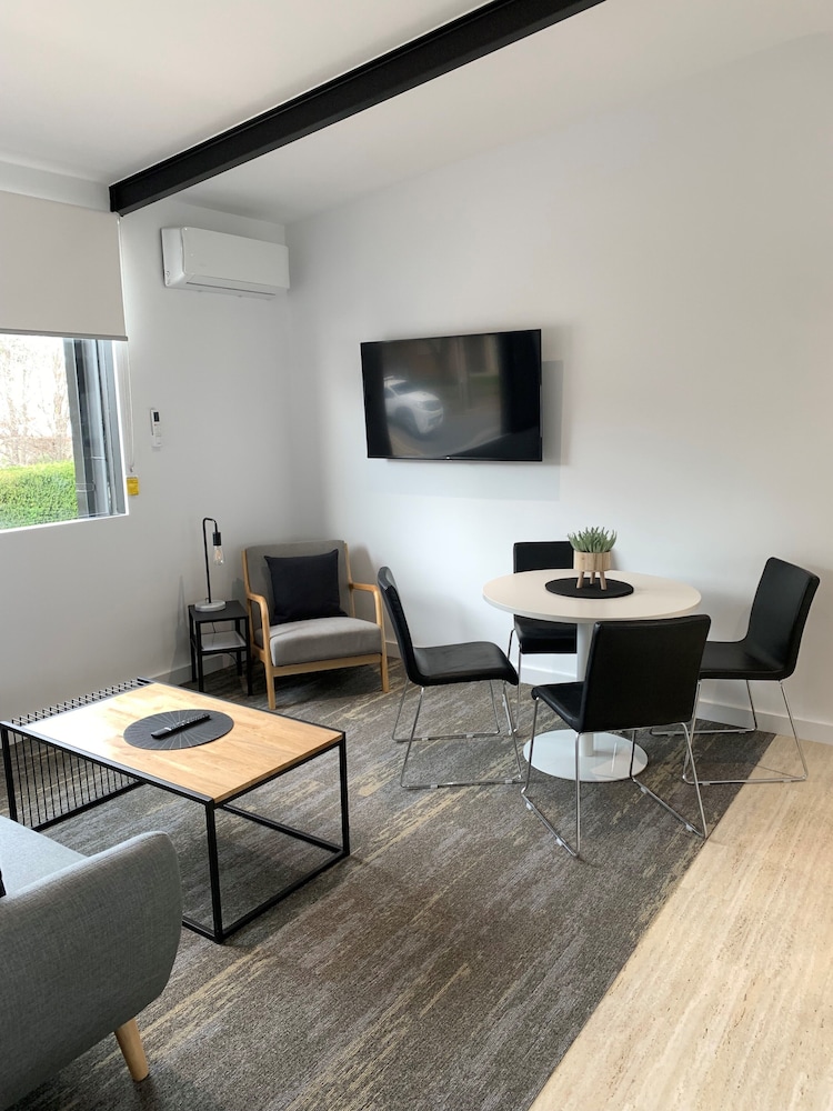 the osmond motel and apartments