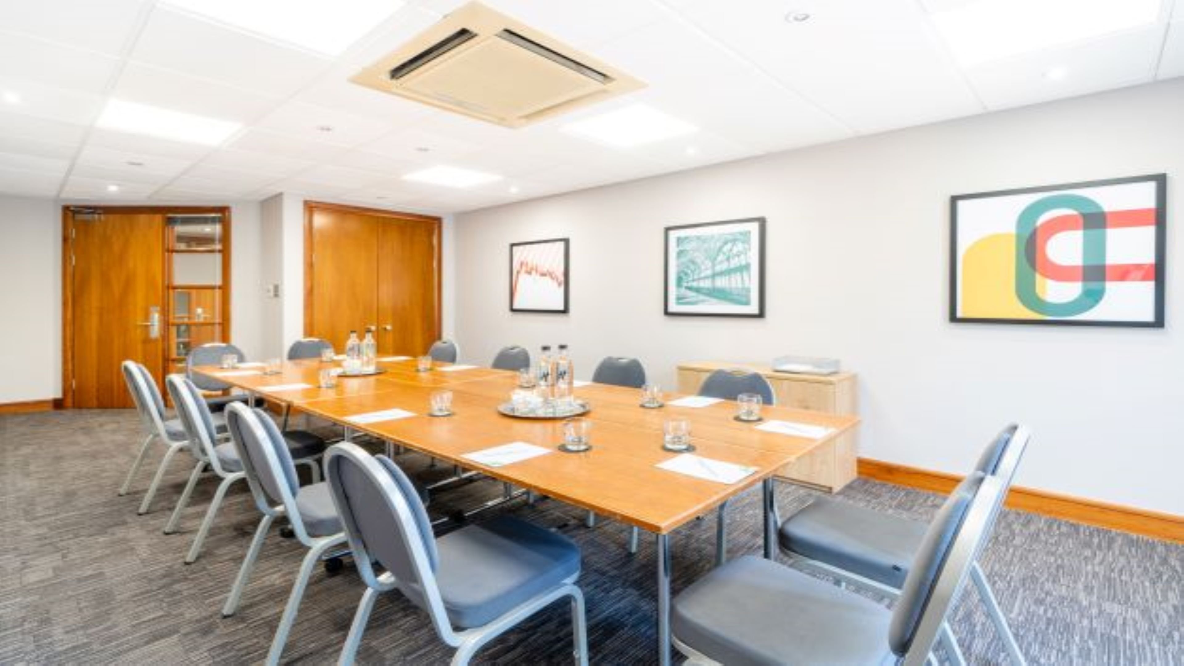 holiday inn gloucester cheltenham by ihg