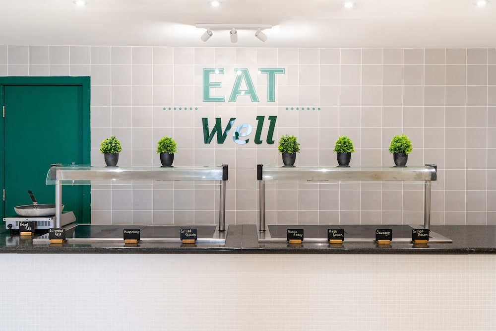 holiday inn gloucester cheltenham by ihg