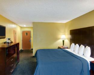 Quality Inn & Suites,Dallas>>Arlington,3 star