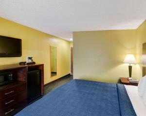 Quality Inn & Suites,Dallas>>Arlington,3 star