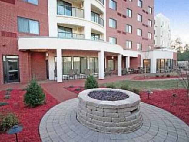 courtyard by marriott greensboro airport