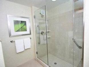 courtyard by marriott greensboro airport