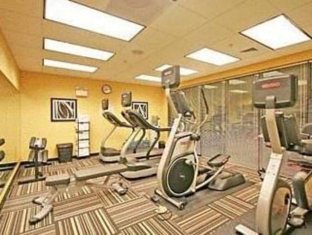 courtyard by marriott greensboro airport