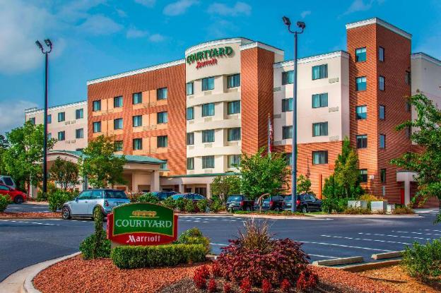 courtyard by marriott greensboro airport