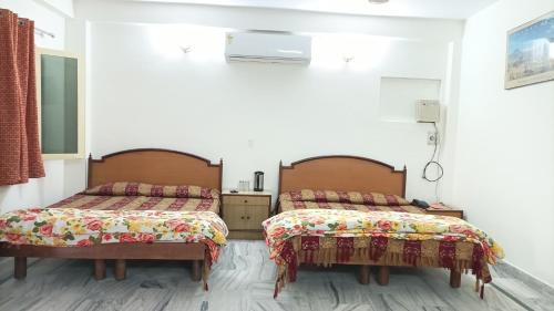 Hotel Siddharth,,3 star