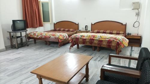 Hotel Siddharth,,3 star
