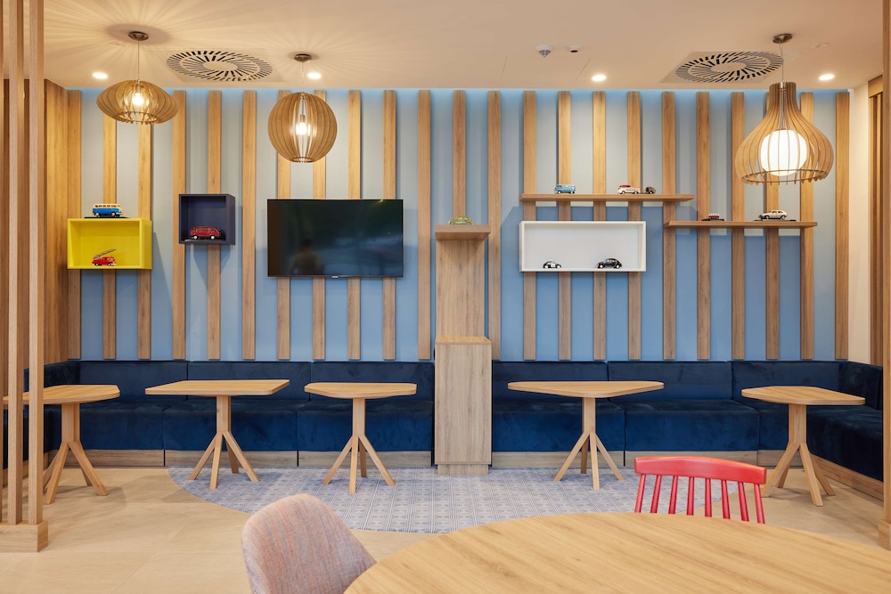 hampton by hilton poznan swarzedz