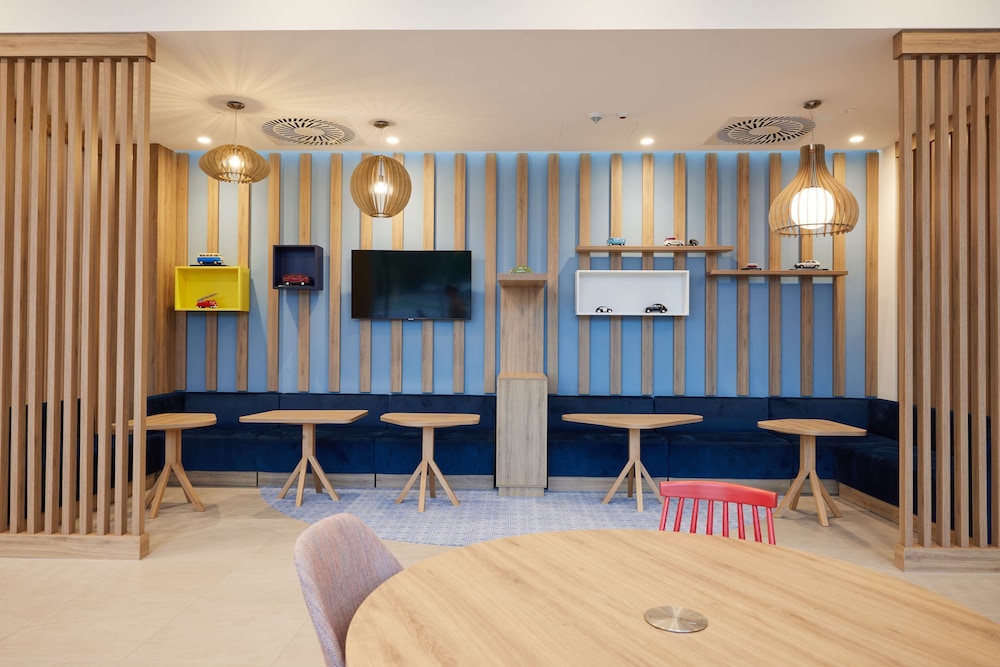 hampton by hilton poznan swarzedz