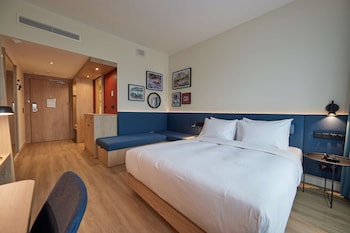 hampton by hilton poznan swarzedz