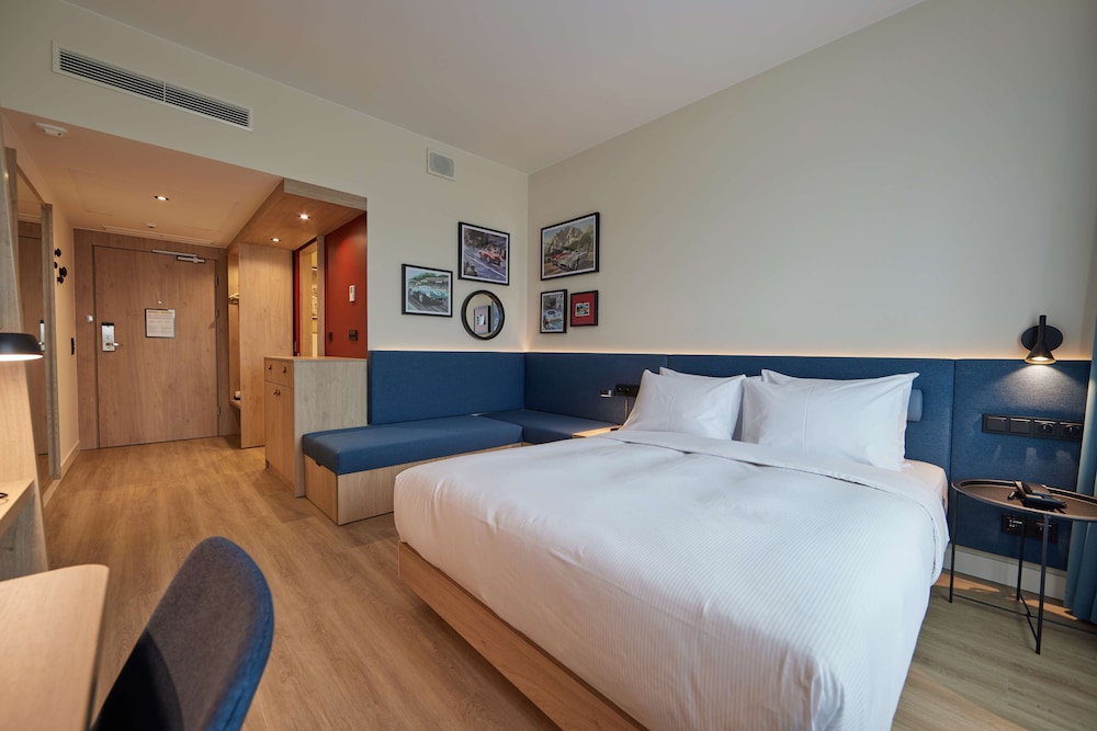 hampton by hilton poznan swarzedz