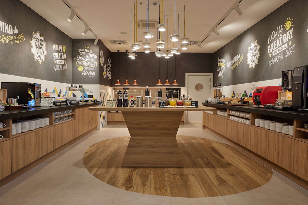 hampton by hilton poznan swarzedz