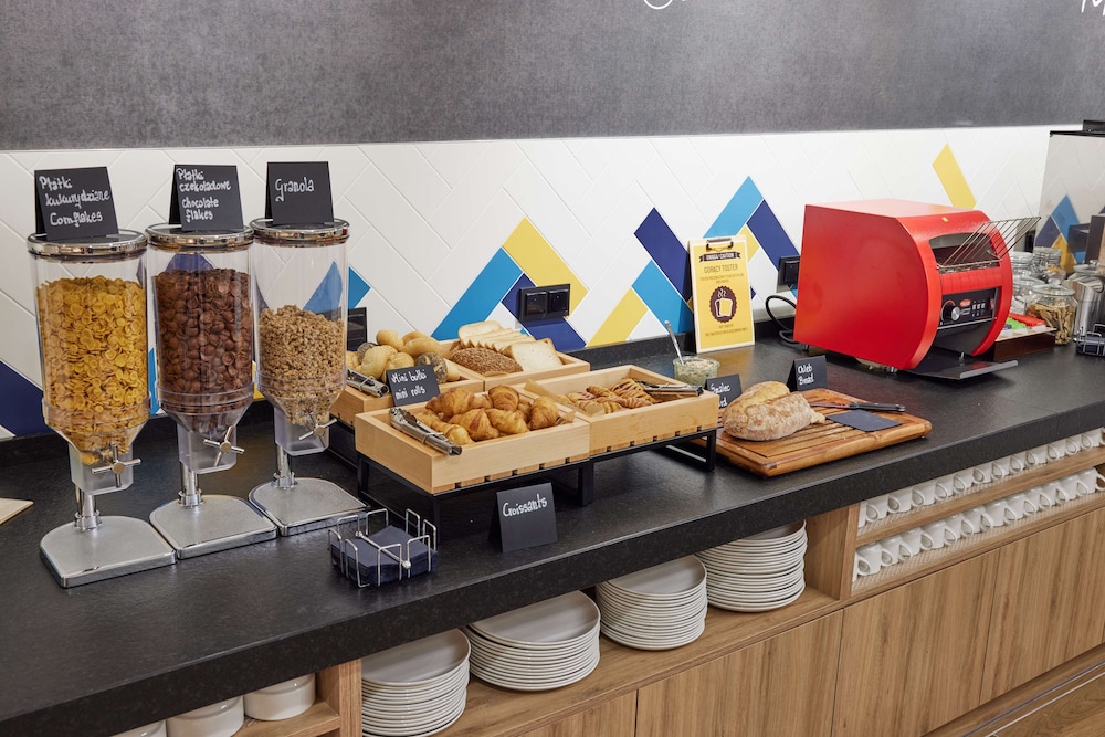 hampton by hilton poznan swarzedz