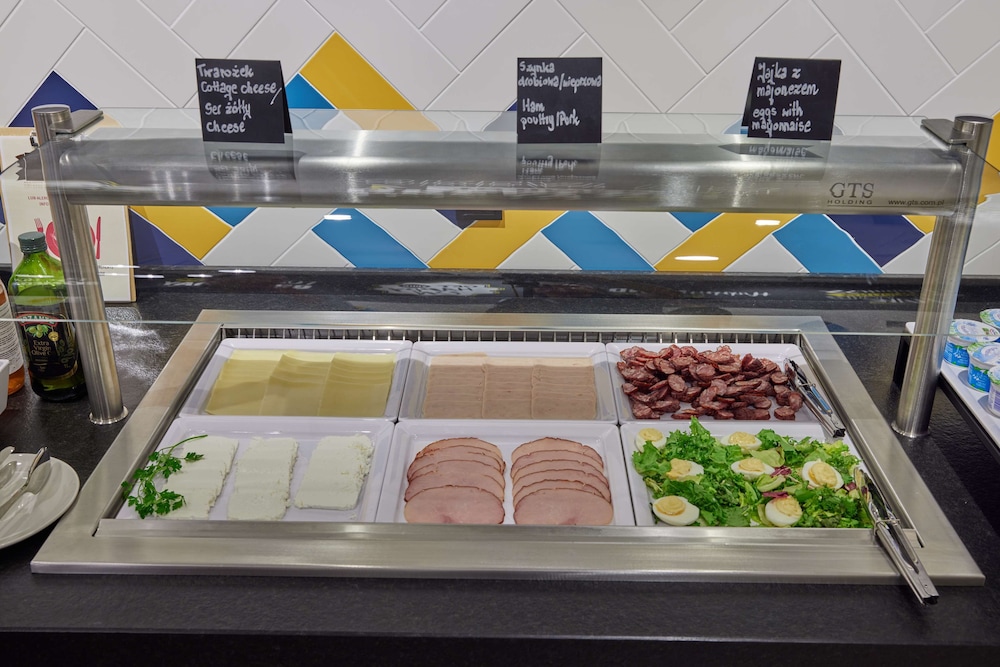 hampton by hilton poznan swarzedz