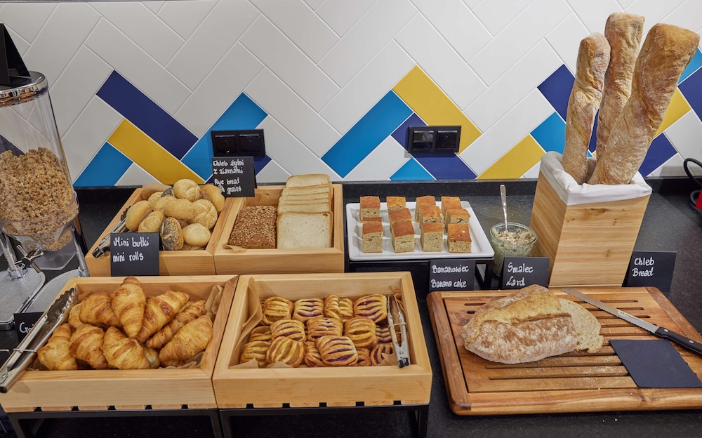 hampton by hilton poznan swarzedz