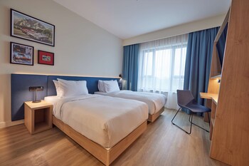 hampton by hilton poznan swarzedz