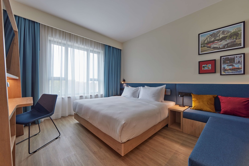 hampton by hilton poznan swarzedz