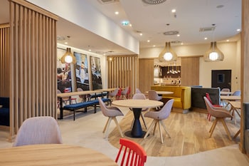 hampton by hilton poznan swarzedz