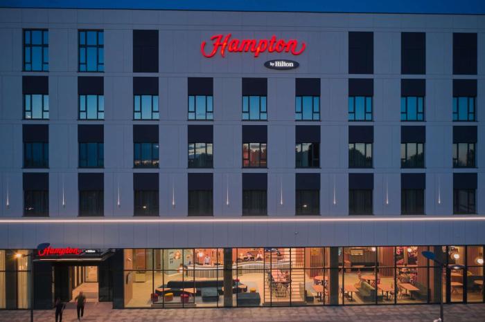 hampton by hilton poznan swarzedz