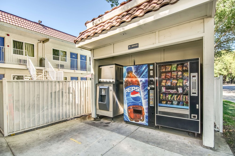 motel 6 stockton ca north